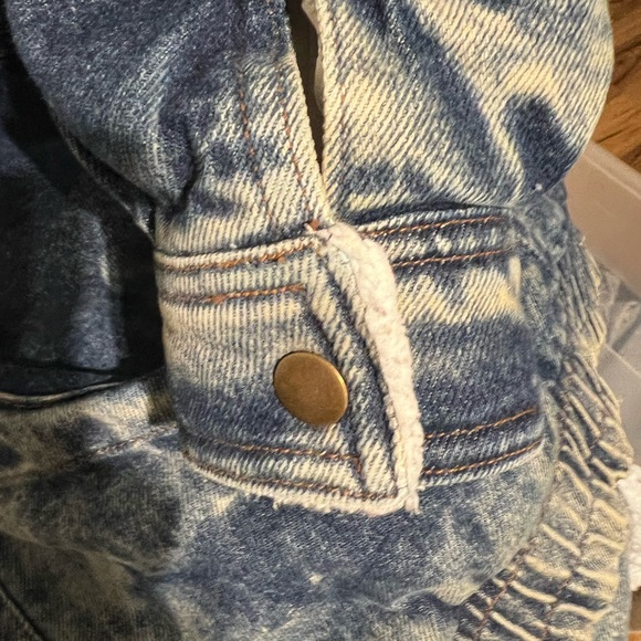 Vintage Andy Johns Sherpa lined denim jacket in preowned condition. - Picture 8 of 9